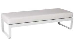 Bílá čalouněná lavice Fermob Bellevie 148 cm s bílou podnoží