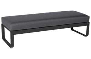 Tmavě šedá čalouněná lavice Fermob Bellevie 148 cm s antracitovou podnoží