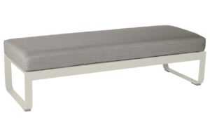 Šedohnědá čalouněná lavice Fermob Bellevie 148 cm se světle šedou podnoží