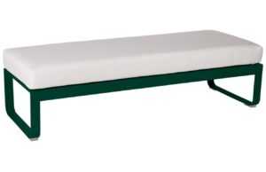 Bílá čalouněná lavice Fermob Bellevie 148 cm s tmavě zelenou podnoží
