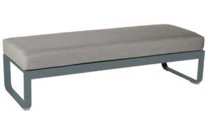 Šedohnědá čalouněná lavice Fermob Bellevie 148 cm se šedou podnoží
